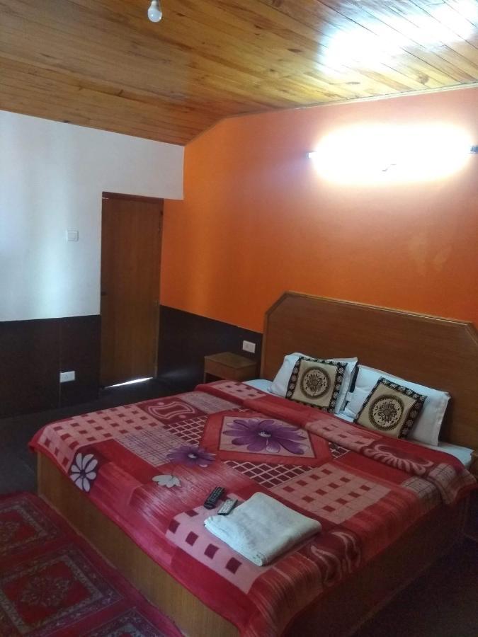 Hotel Hilltop Manāli Kültér fotó